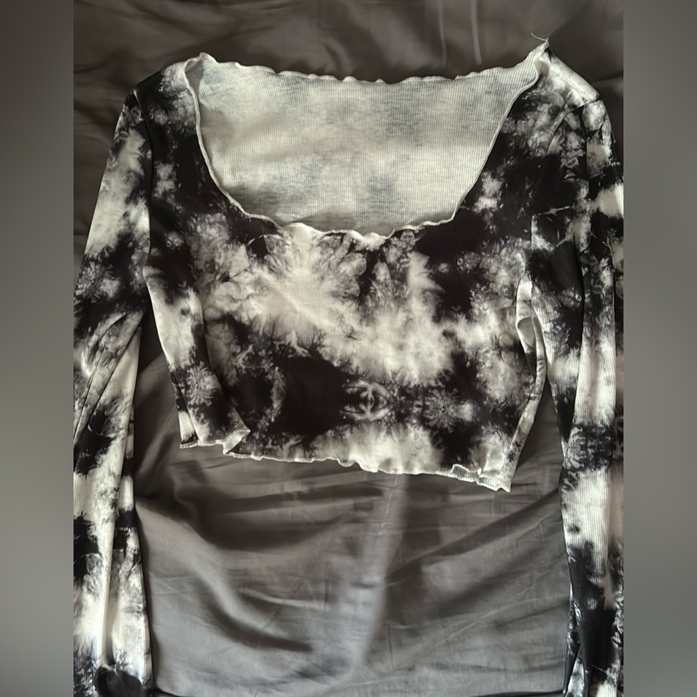 Cropped long-sleeve shirt (never worn)